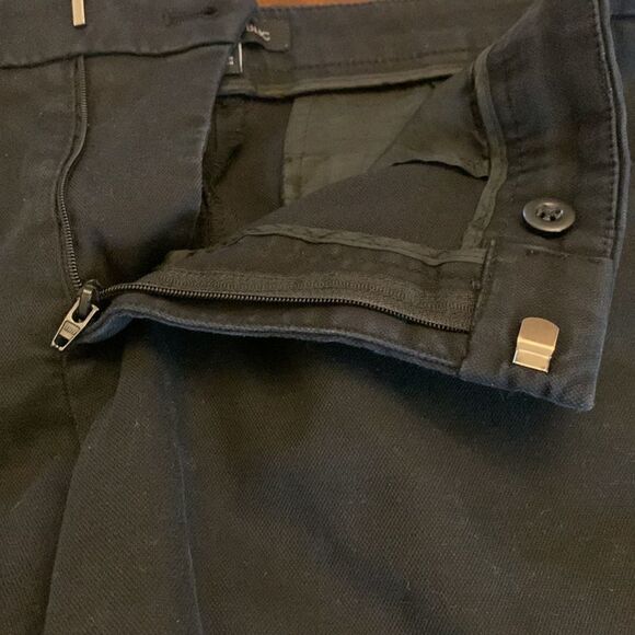 Banana Republic black twill shorts. Size 4 Length 14” - Picture 5 of 5